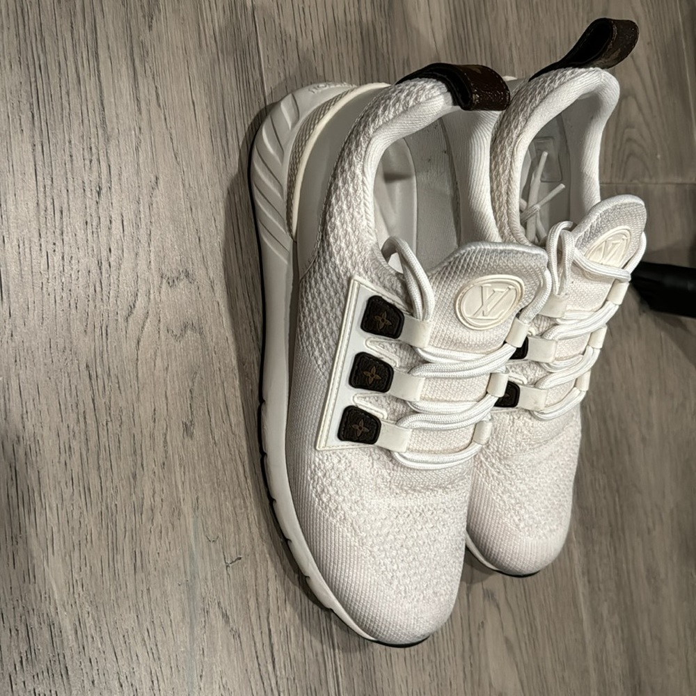 White Louis Vuitton Sneakers - Picture 2 of 5